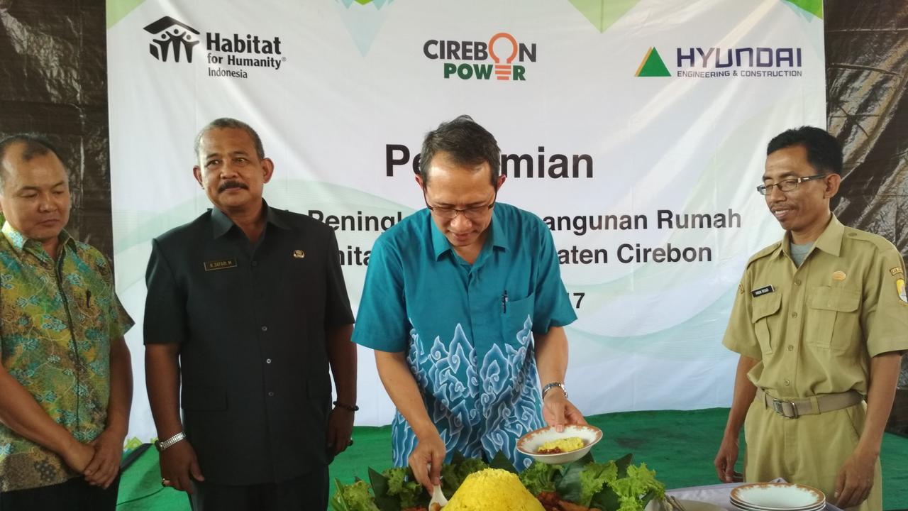 Teguh Haryono meresmikan proyek Peningkatan Pembangunan Rutilahu. Foto: (Panji Prayitno/Liputan6.com)